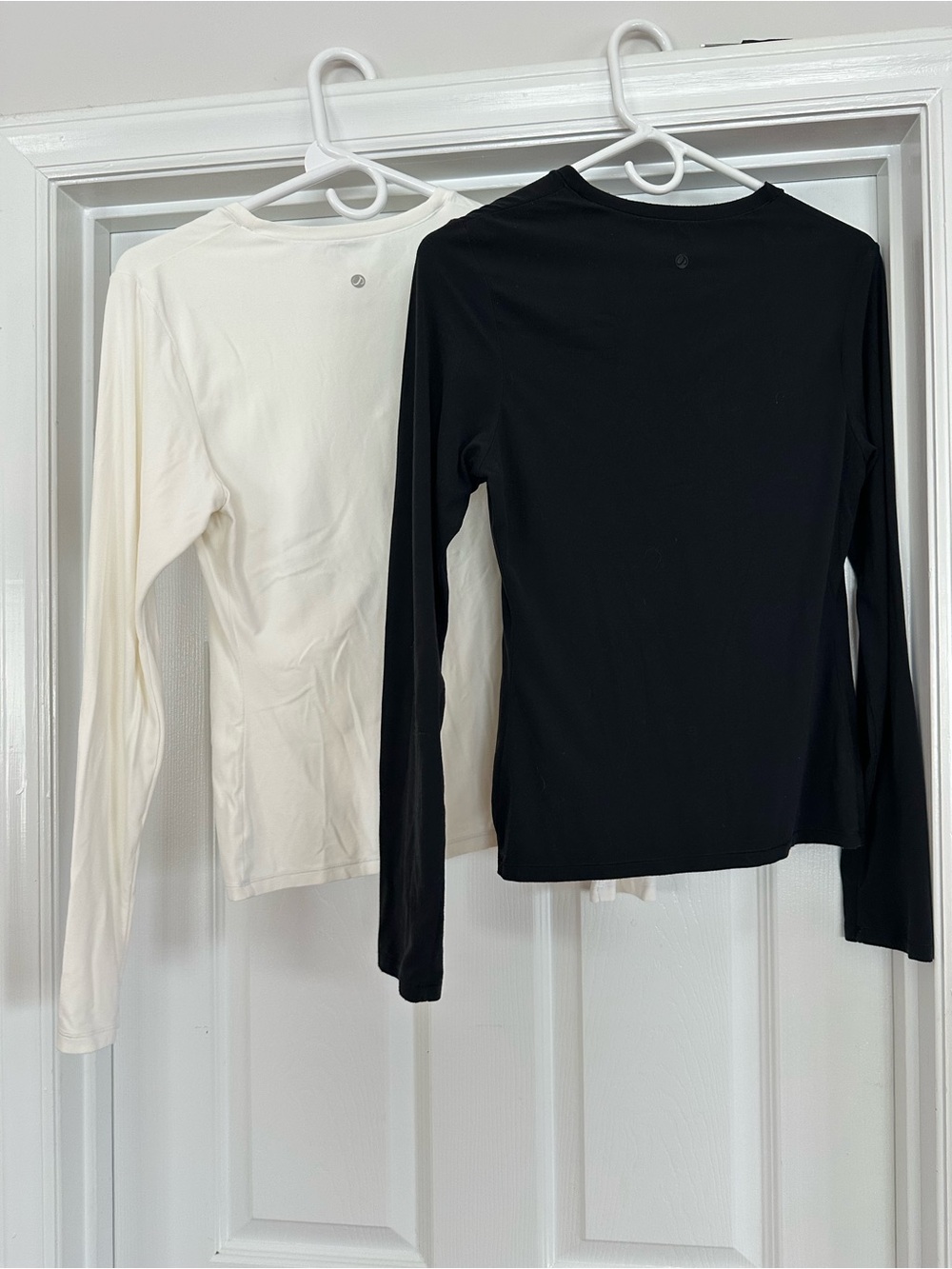 CRZ YOGA Softembrace
Tight Fit Long Sleeve Shirts Black and White Crewneck 2PACK - Picture 3 of 9